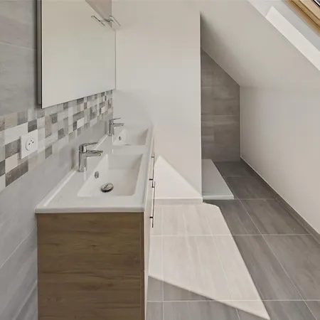 Holiday home Maison Neuve A 600m De La Pour 8