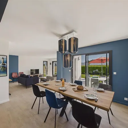Holiday home Maison Neuve A 600m De La Pour 8