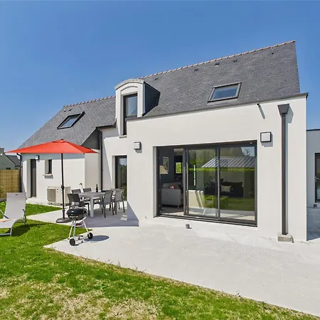 Maison Neuve A 600m De La Pour 8 Holiday home *